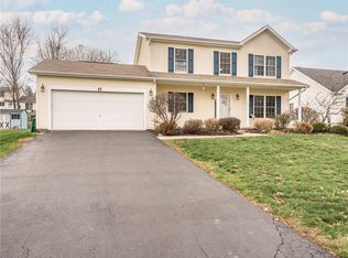 17 Royce Dr, Churchville, NY 14428