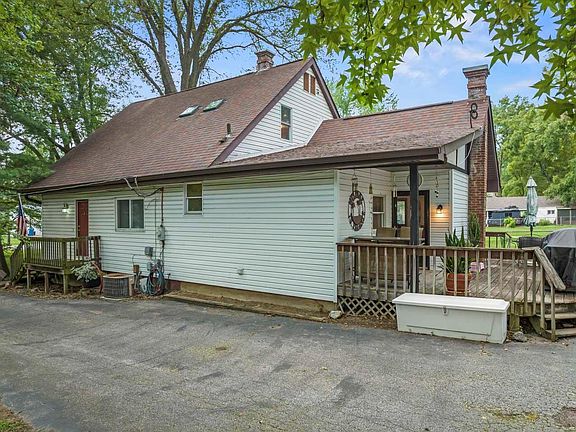 5th image of 142 Delord Ave