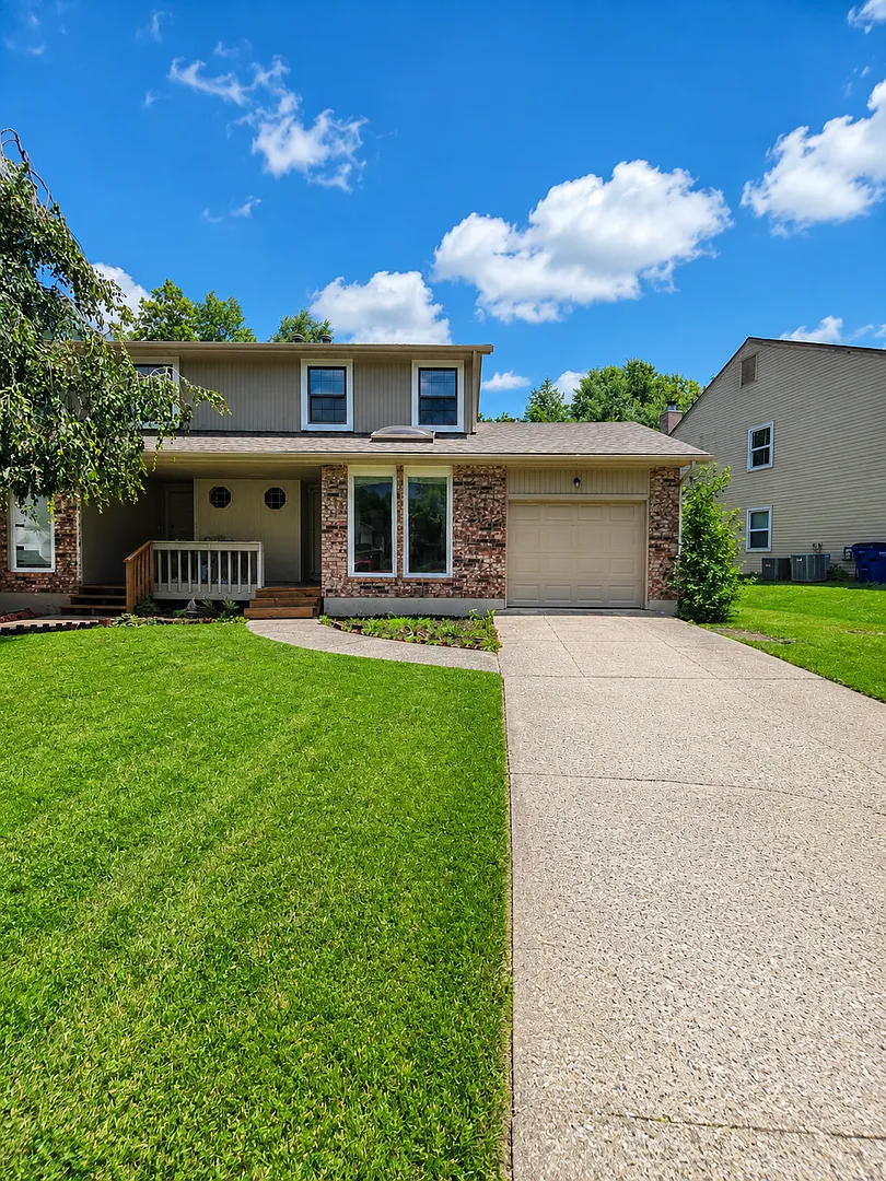 Coming soon: Spacious 3BR Duplex with Two Living Areas — Photo 1