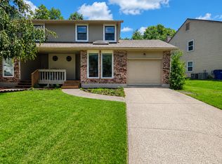 316 NE Cedar Ct, Blue Springs, MO 64014