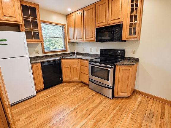 2nd image of 1407 Durand Ct SE
