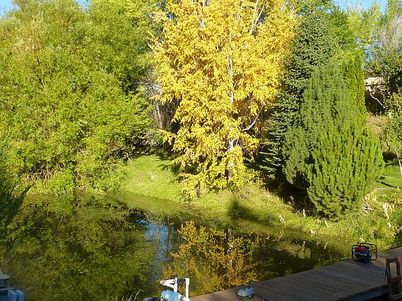 home overlooks water beauty