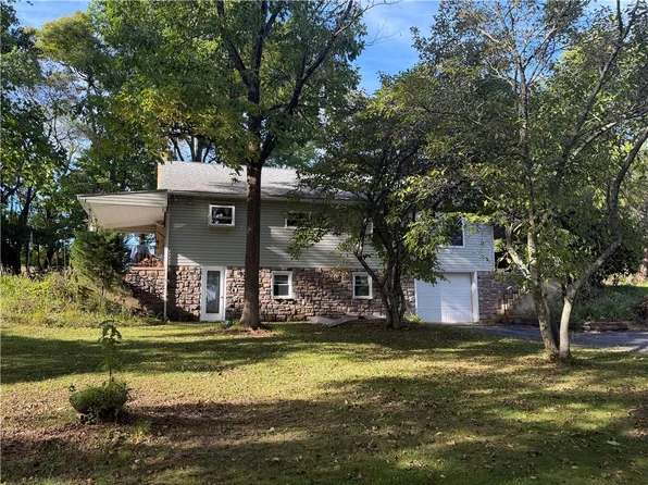 924 Indian Hill Rd, Lehighton, PA 18235