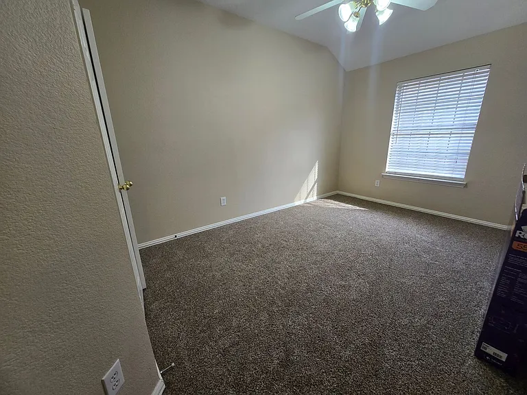 2816 Oakdale Dr — Photo 16
