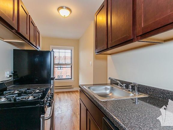2nd image of 2900 N Mildred Ave #Cc1