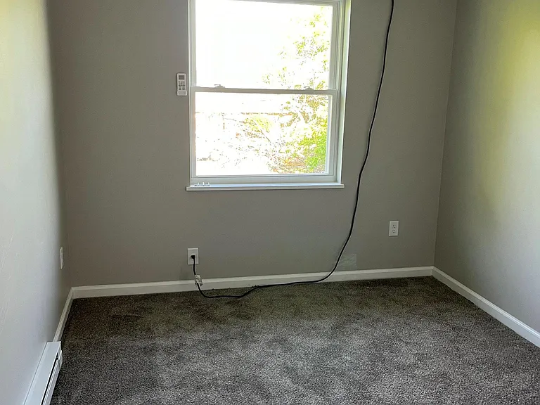 105 Regency Ct #B — Photo 4