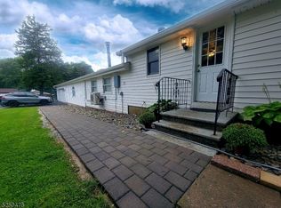 918 Lower Lake Rd E, Newton, NJ 07860