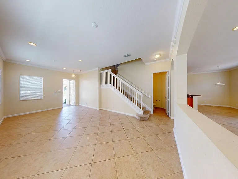 1007 Grove Park Cir — Photo 4