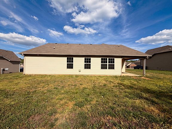 5th image of 447 Golf Club Ln