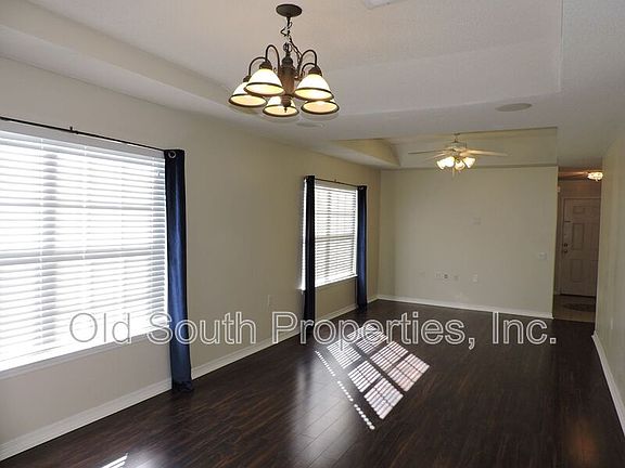 5th image of 1100 Sweetbriar St