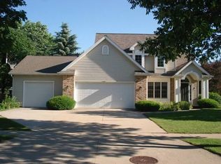 731 Country Ln, Frankenmuth, MI 48734