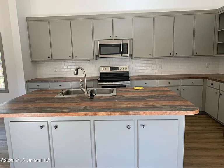250 Dave Brown Rd #B — Photo 10