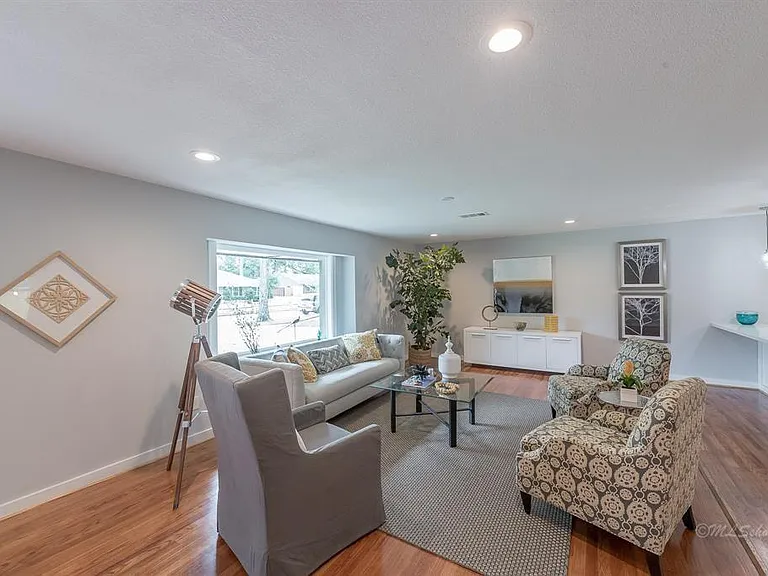 10058 Larston St — Photo 5