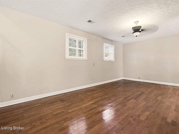 5th image of 1005 Cannons Ln