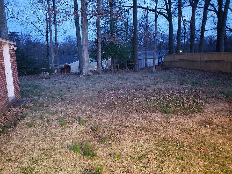 2nd image of 3227 Norfolk Ln