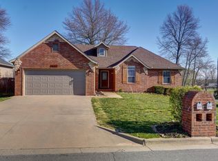 1633 W Lennox Dr, Springfield, MO 65810