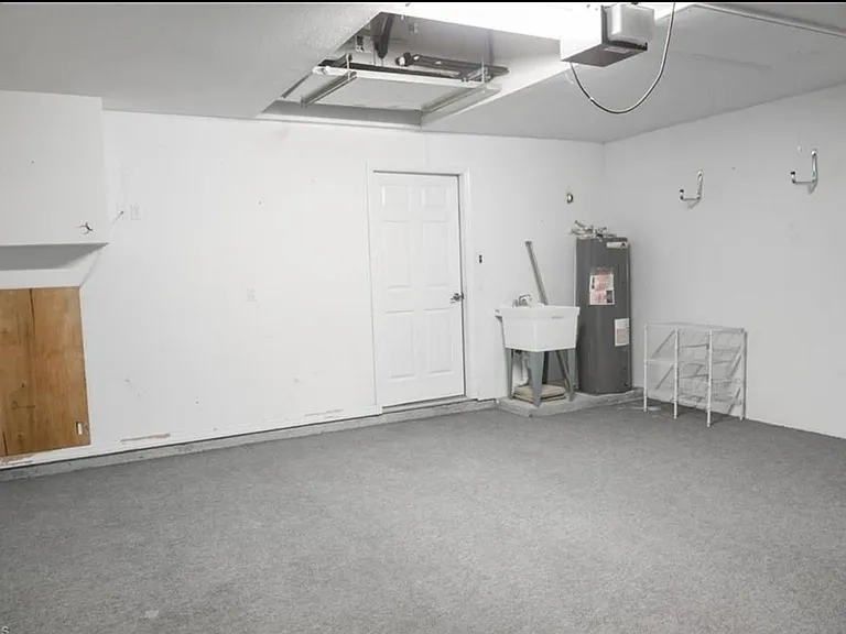 3530 Arclight Ct — Photo 3