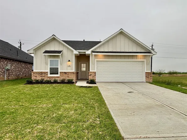 318 Cardinal Dr, Port Lavaca, TX 77979
