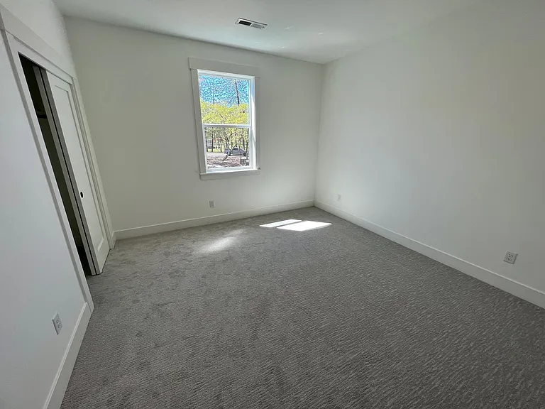 210 Bogey Ln — Photo 12