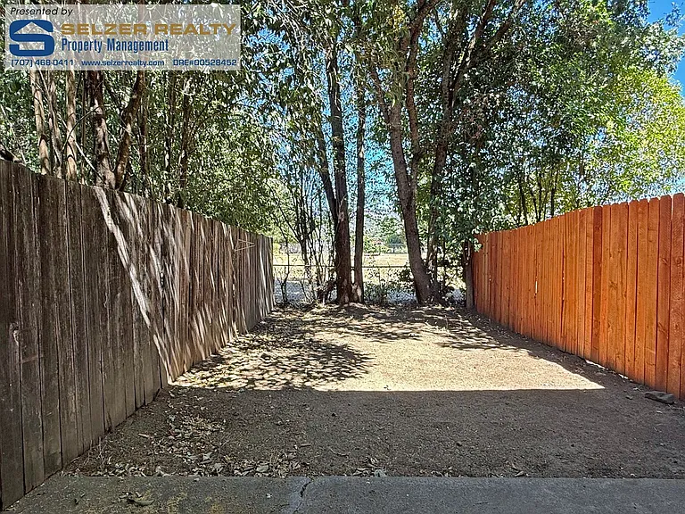 385 El Rio Ct — Photo 6