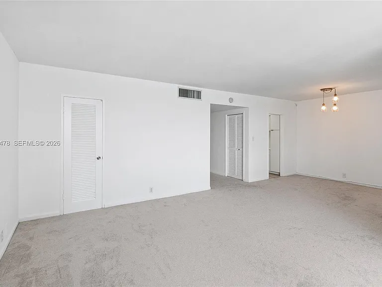 1000 West Ave #821 — Photo 9