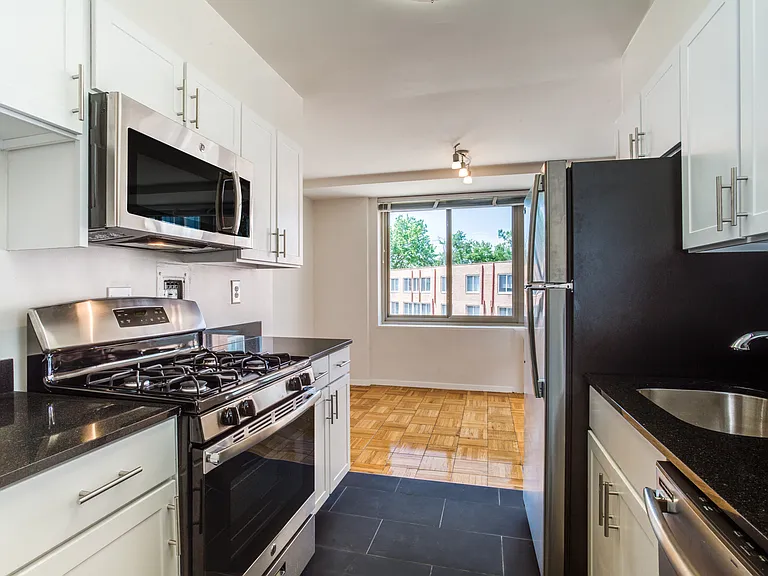 Cleveland House — Photo 10