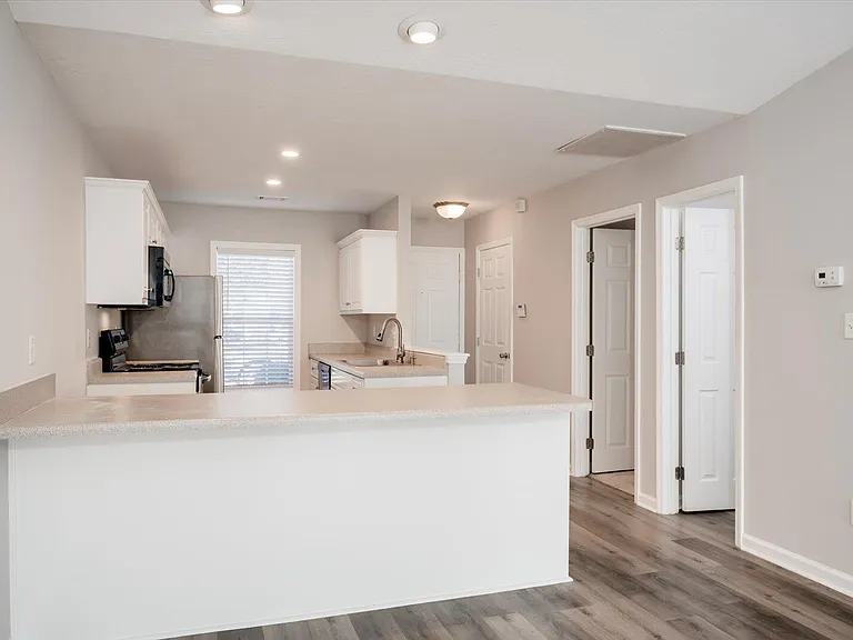 1216 Longpoint Dr — Photo 6