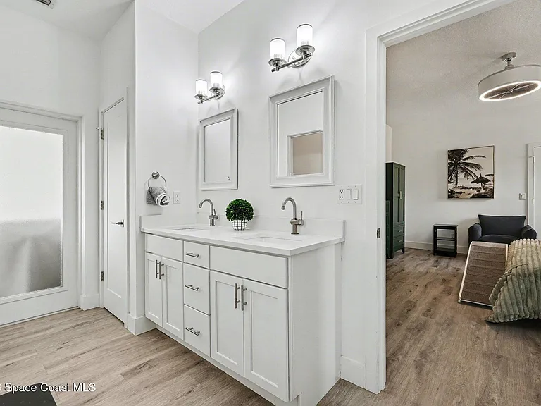 1444 Seeley Cir NW — Photo 19