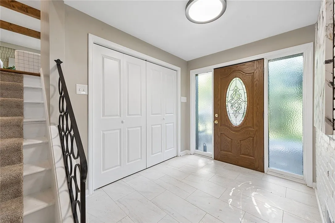 3 bed, 2.5 bath, 2042 sqft, $3,100 — Photo 3