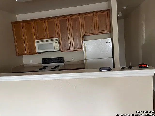 3 bed, 2.5 bath, 1420 sqft, $1,100 — Photo 4