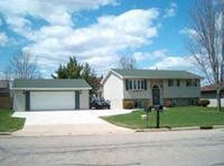 815 S Nash St, Hortonville, WI 54944