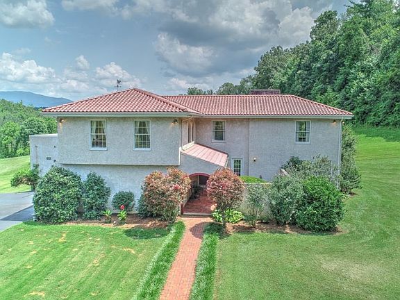 3rd image of 165 Parrish Dr