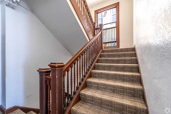 Lenox Apartments — Photo 4