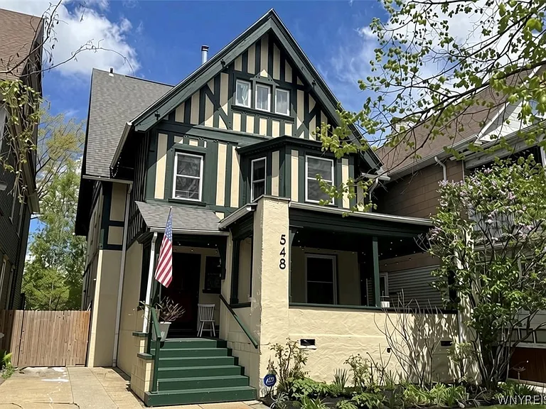 548 Potomac Ave — Photo 1