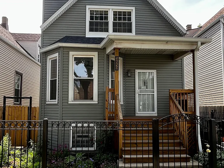 1652 N Avers Ave #1 — Photo 1