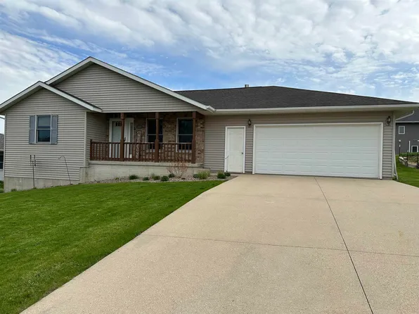 109 Randall Dr, Decorah, IA 52101