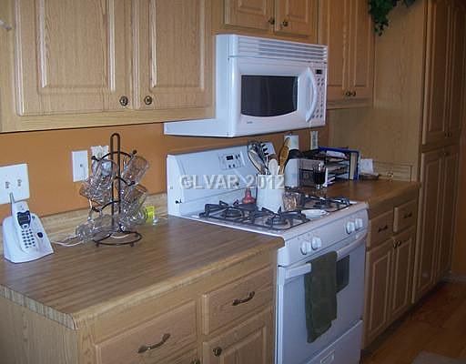 3rd image of 3680 Villa Knolls East Dr