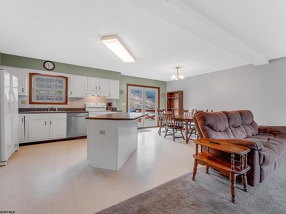 4th image of 102 Indian Camp Run Rd