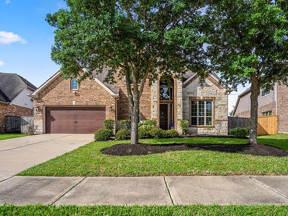 3rd image of 6815 Cottonwood Crest Ln
