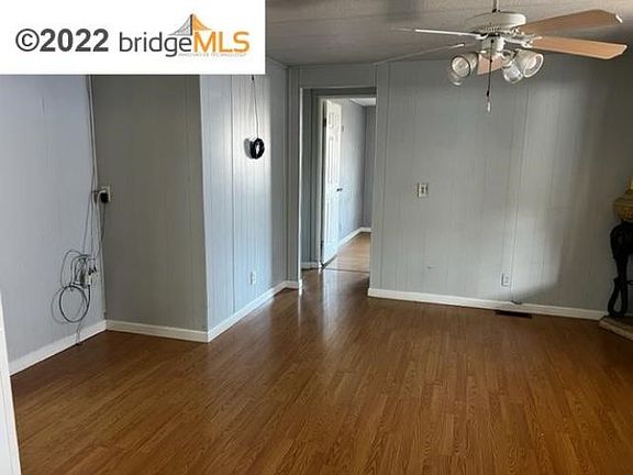 5th image of 2929 N Macarthur Dr