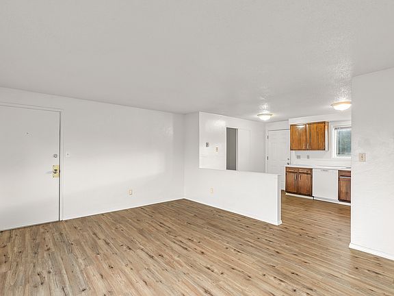 3rd image of 1200 W Huntley St #1202