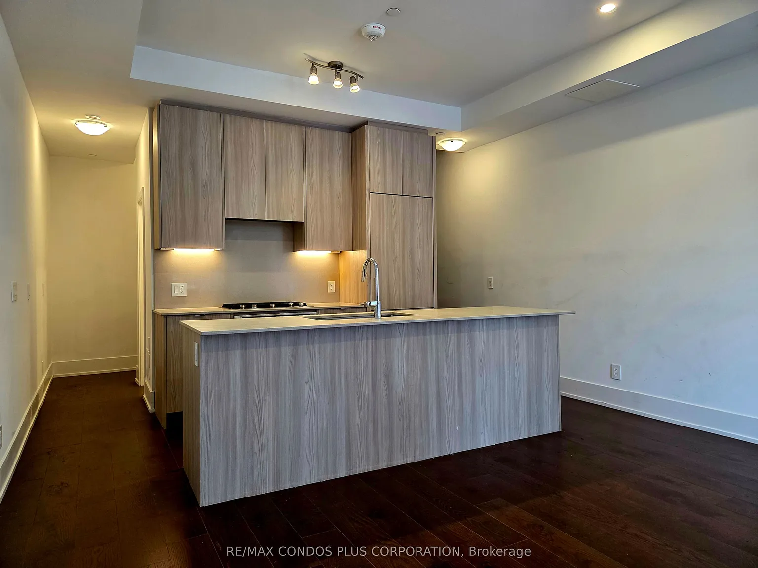 3 bed, $6,000 — Photo 4