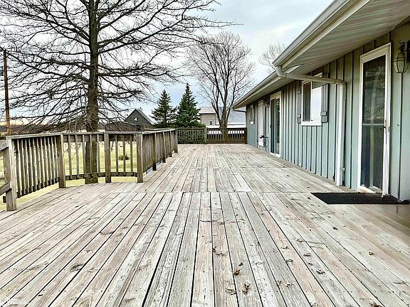 5th image of 208 Pine Ridge Rd