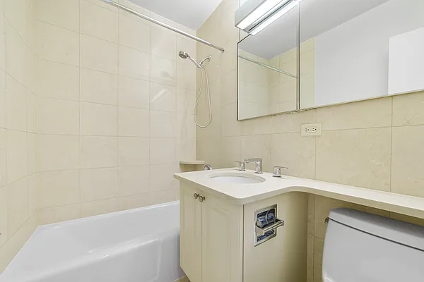 Rented by MNS | media 8