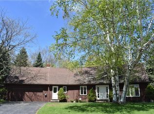50 Dean View Cir, Rochester, NY 14609