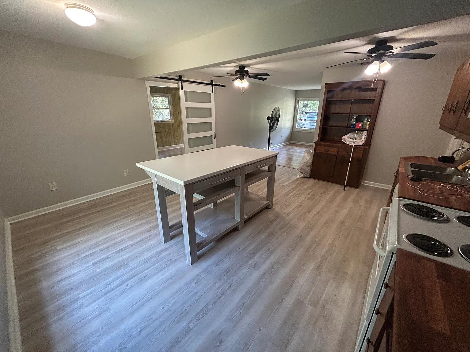 3 bed, 1161 sqft, $1,350 — Photo 1