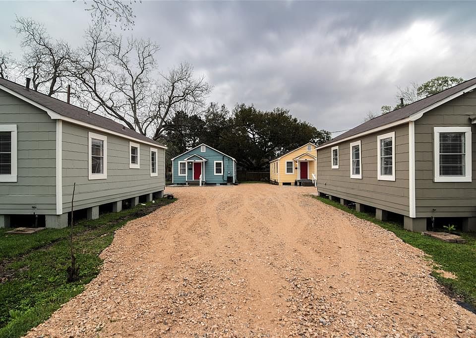 1314 W Blum St, Alvin, TX 77511 | Zillow