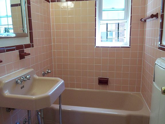 3rd image of 277 E 207th St APT 2G
