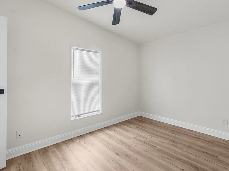 14261 Montclair Dr — Photo 22