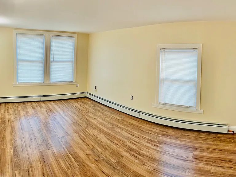 21 W Coit St #3 — Photo 5
